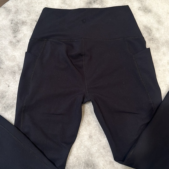 Spyder black leggings with hidden pockets on side size med - Picture 4 of 5